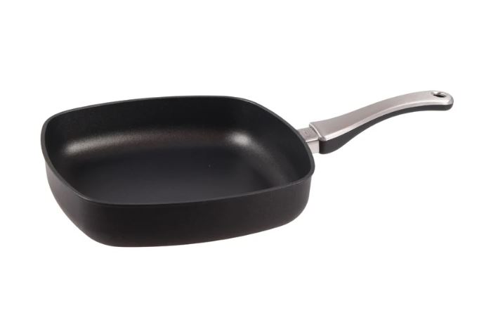 plasma titanová pánev s ručkou Harecker 28x28x7 + víko x-line